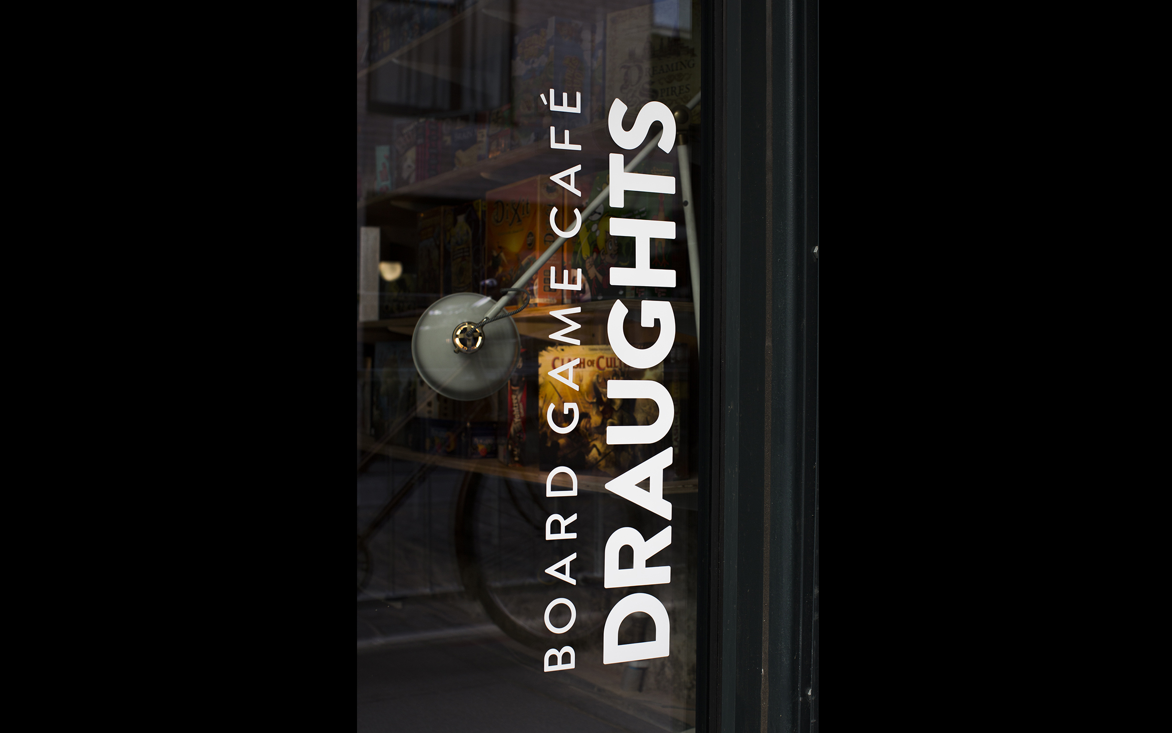 Tom_Schwanke_DRAUGHTS_London_Interior